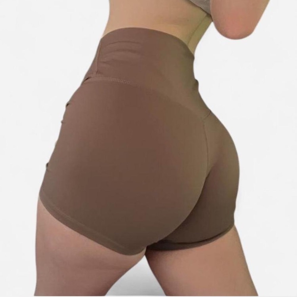 🦋 Tan High Rise Seamless Shorts 🦋